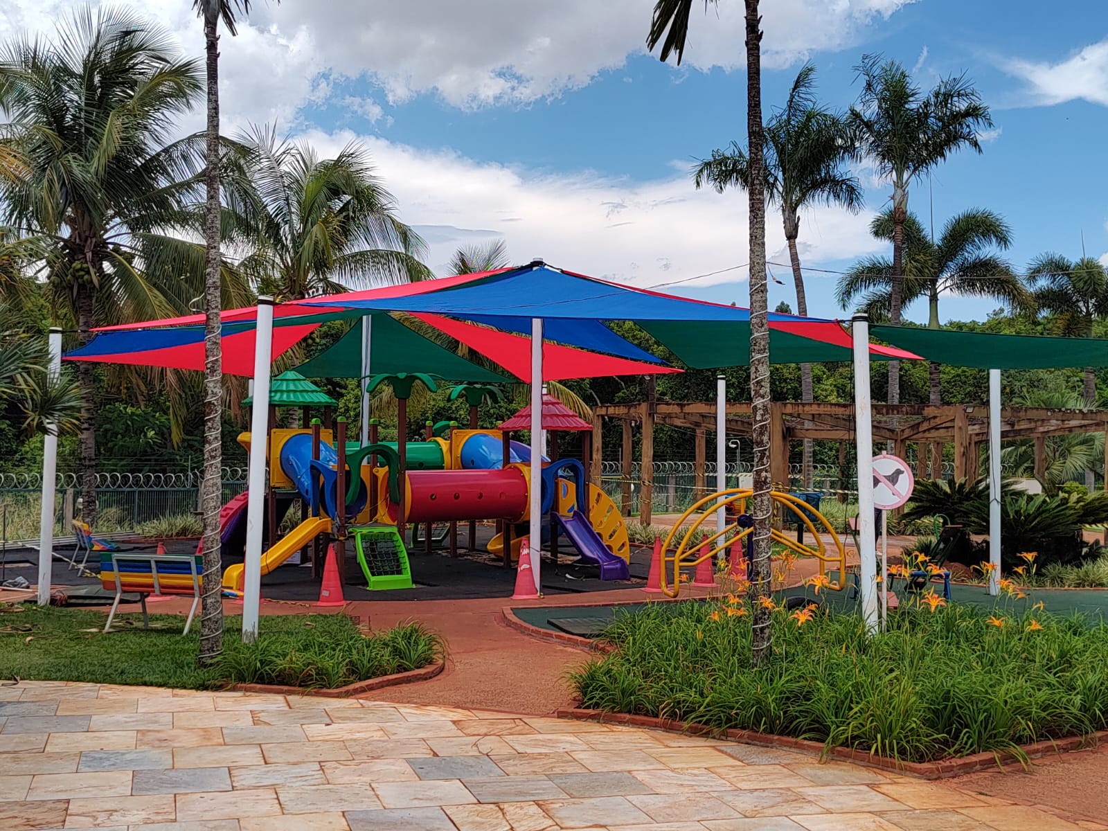 Tenda Easysol Umbrosa — tenda de sombreamento tensionada para área externa — foto 4