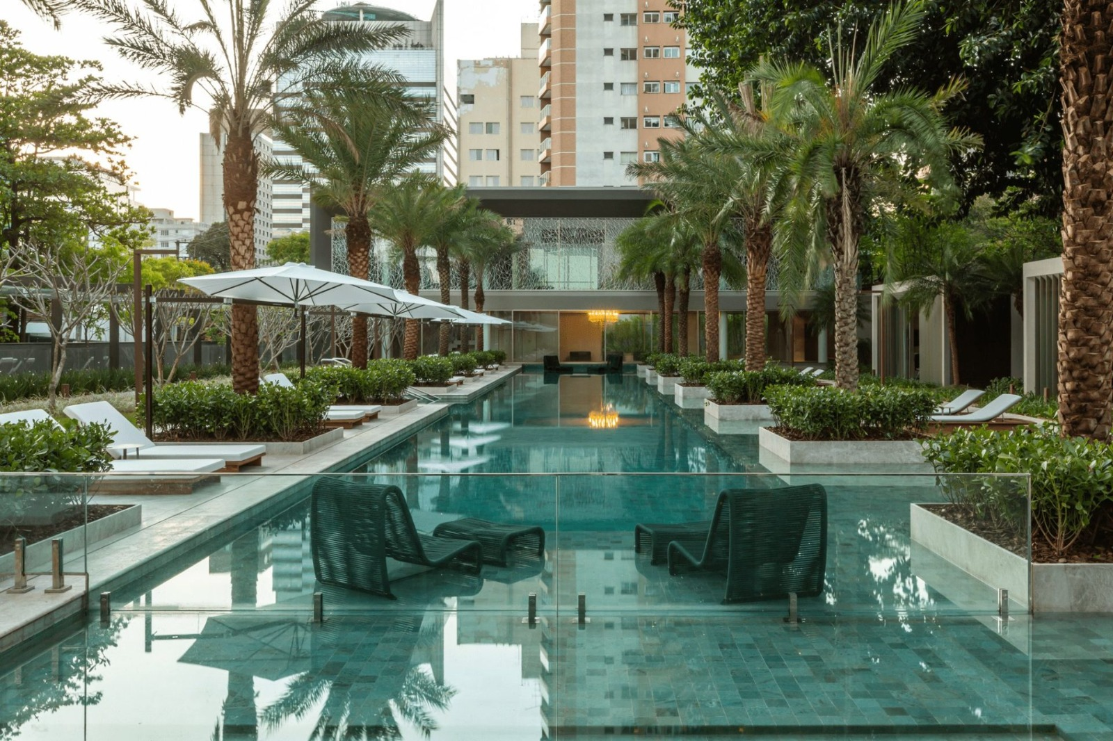 Ombrelones Umbrosa instalados em One Sixty Cyrela By Yoo · São Paulo - SP