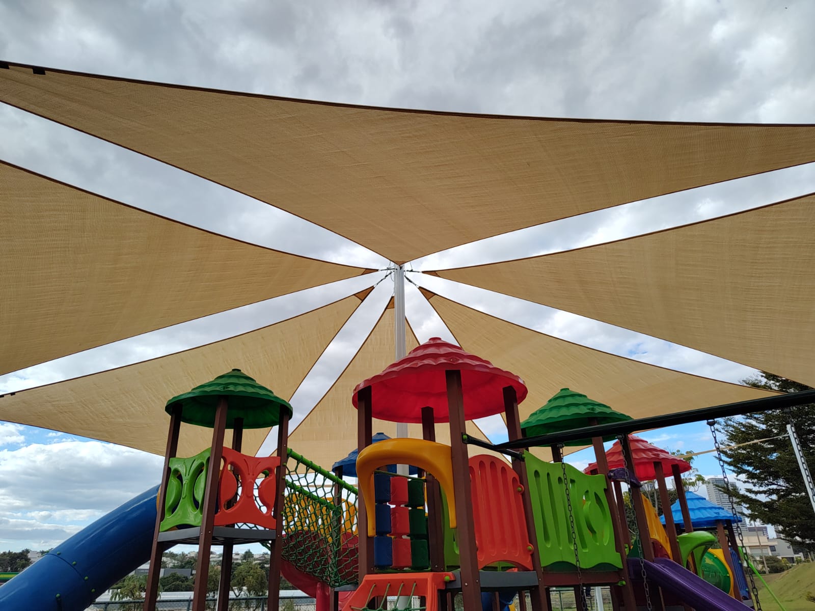 Tenda Easysol Umbrosa — tenda de sombreamento tensionada para área externa — foto 3